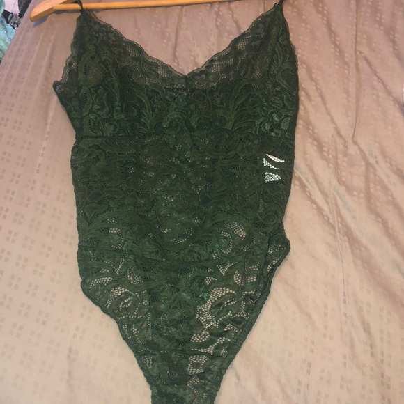 NWOT Pretty little things laced body suit - Picture 2 of 6